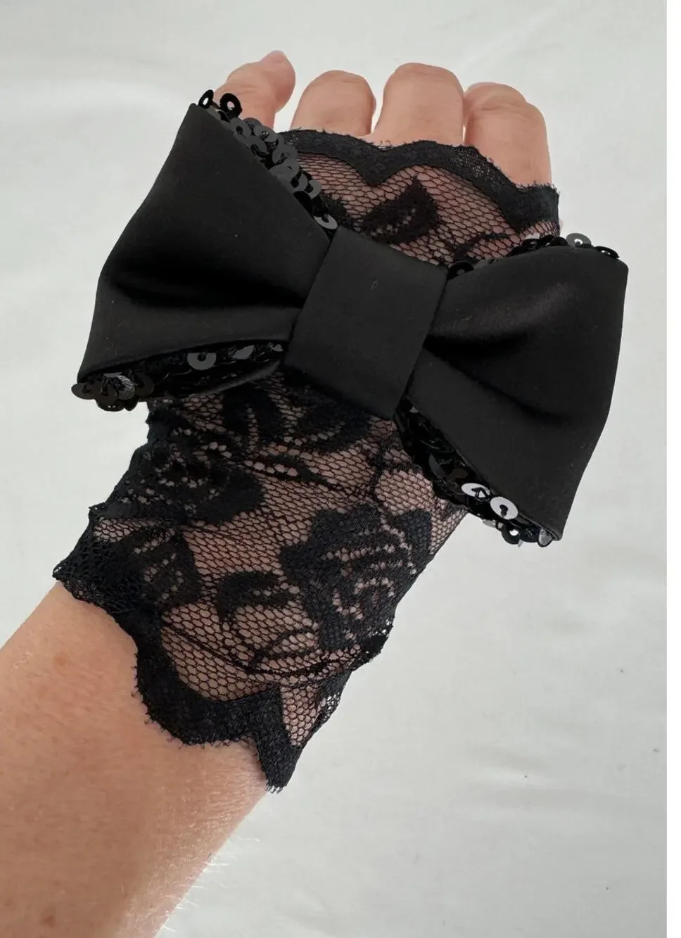 Les Archives Petite Arc Lace Gloves Open Finger Bow Black New Sequin
